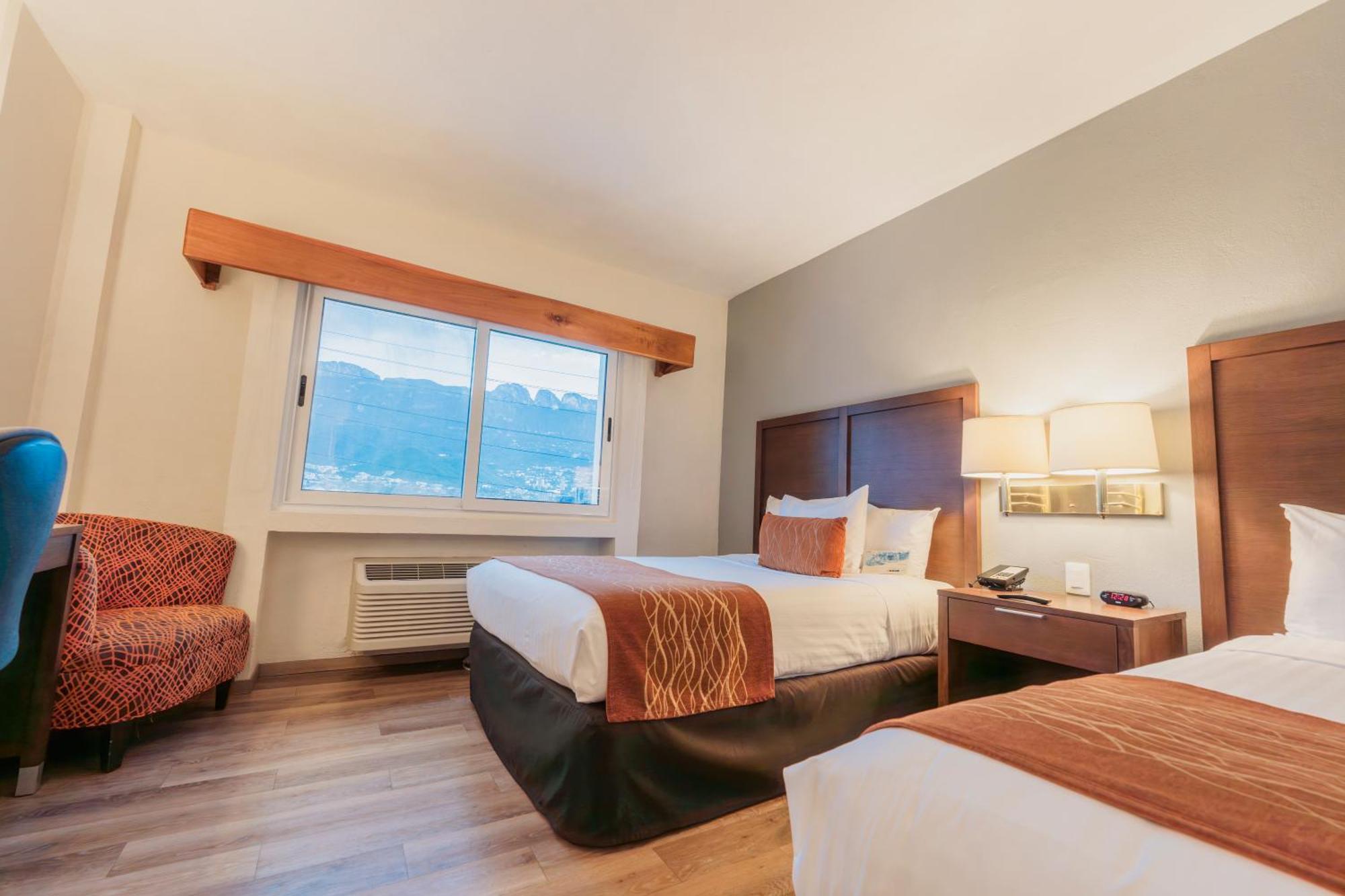 Inn Comfort Monterrey Valle 4*