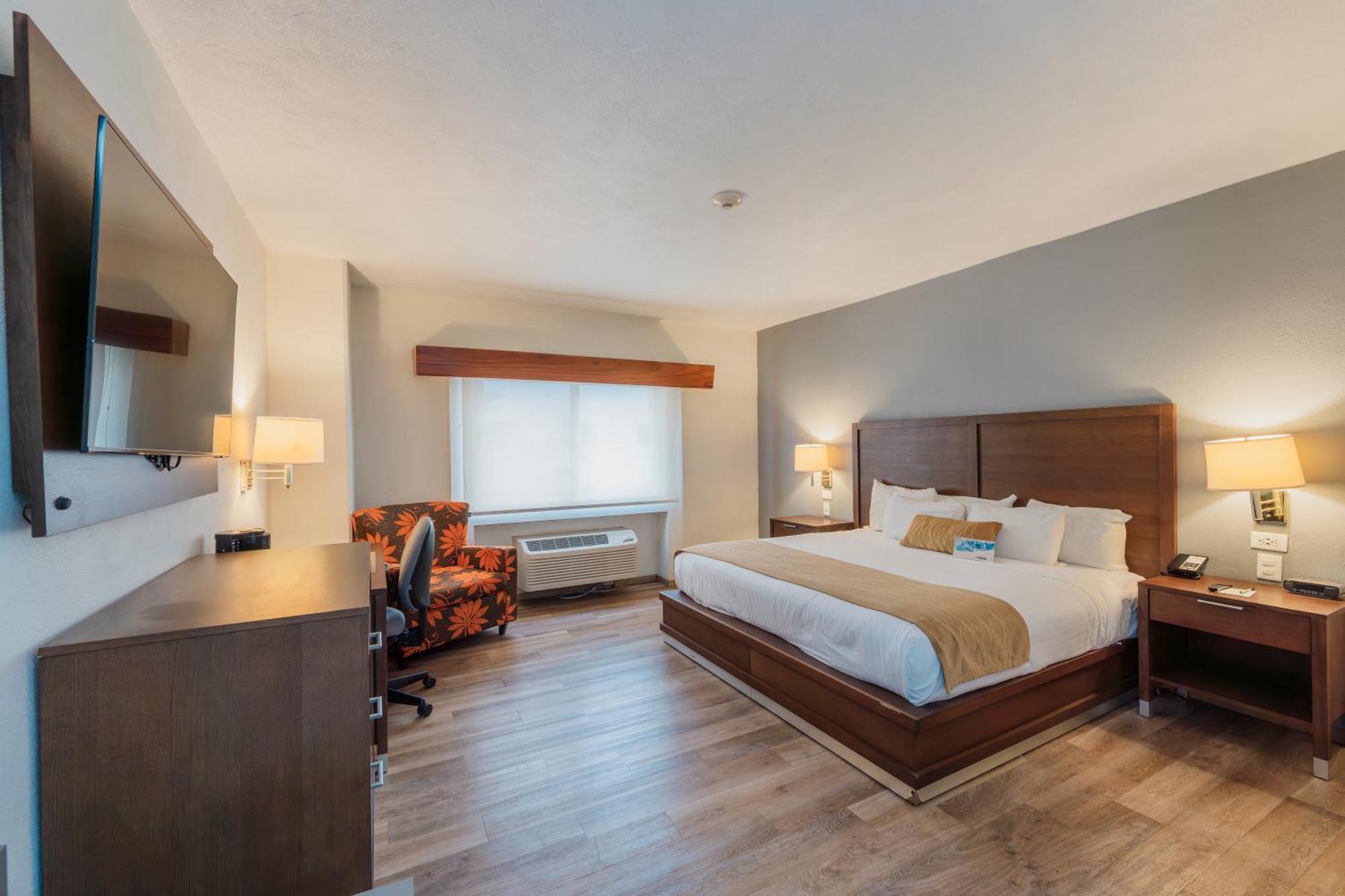 Inn Comfort Monterrey Valle 4*