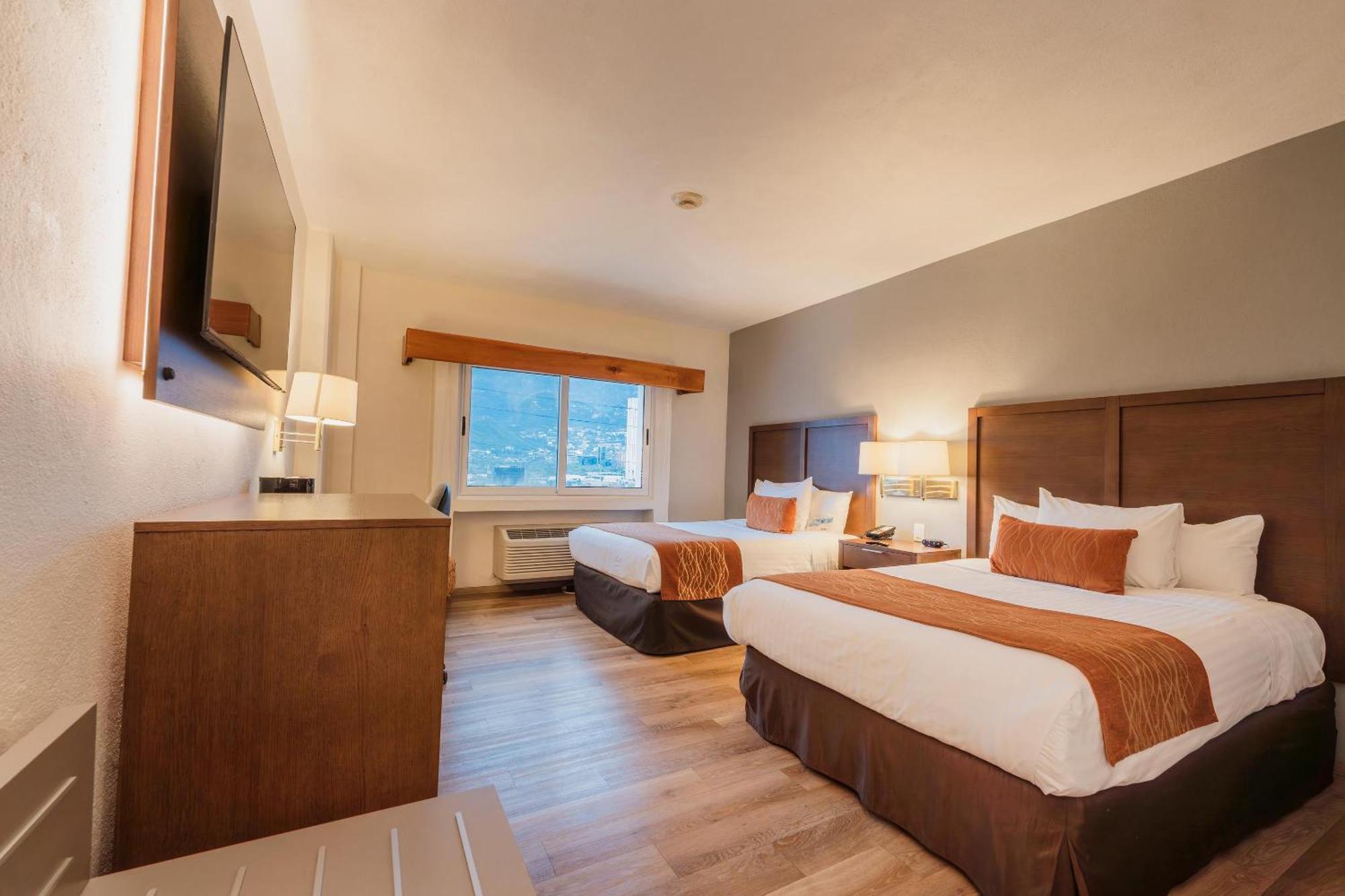Inn Comfort Monterrey Valle 4*