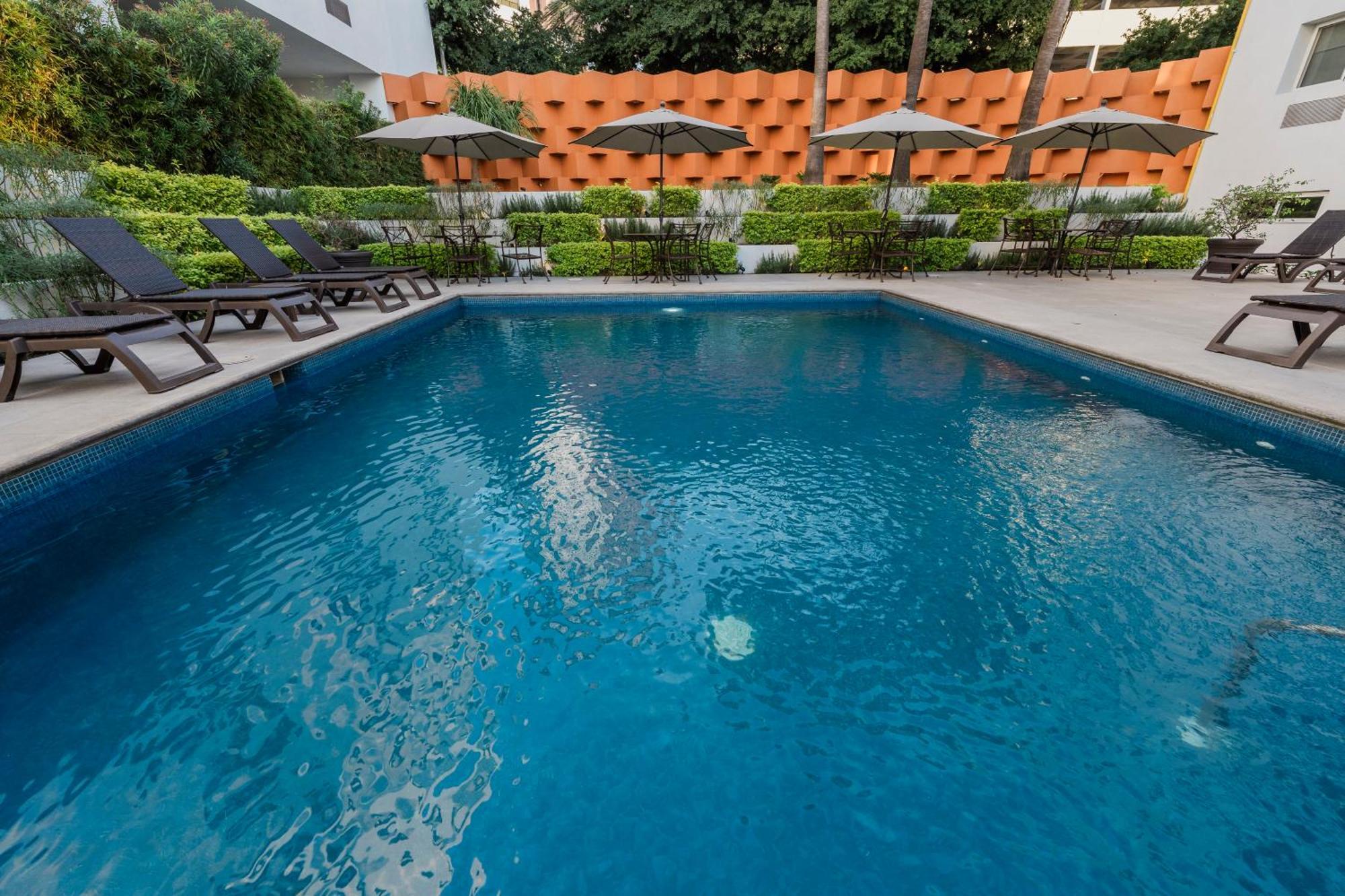 Comfort Monterrey Valle 4*