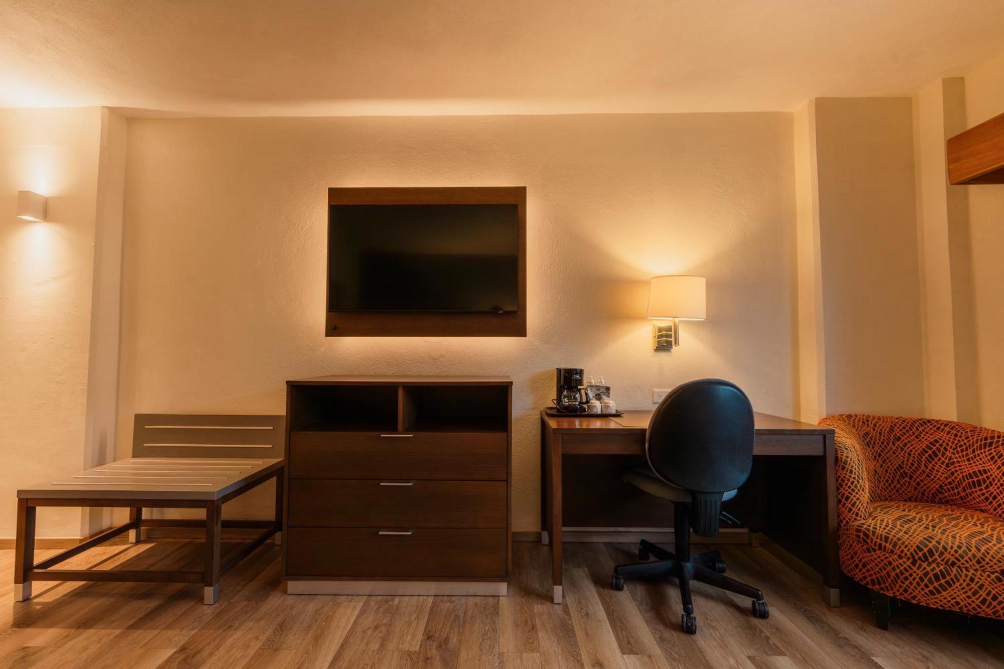 Comfort Monterrey Valle Mini-hôtel 4*