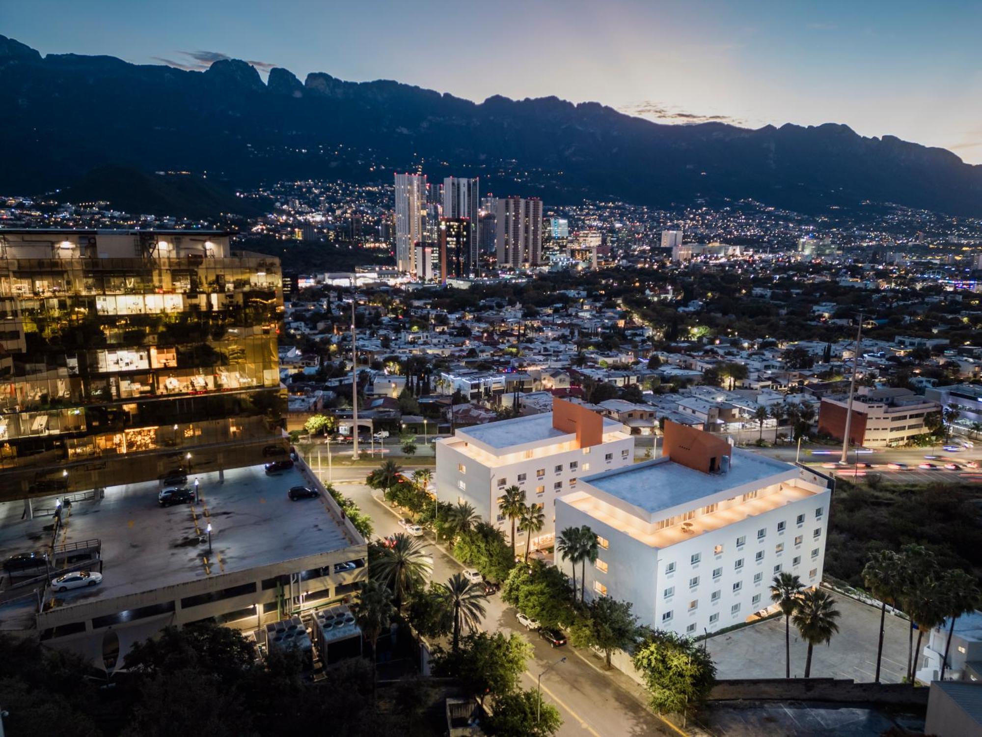 Comfort Monterrey Valle Mini-hôtel 4*