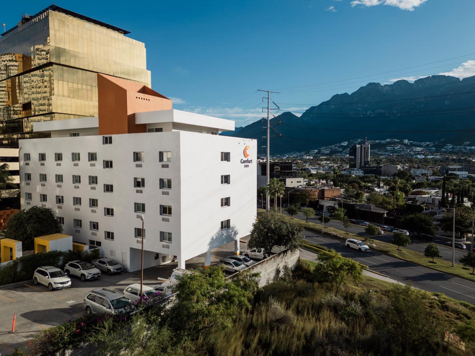 Mini-hôtel Comfort Monterrey Valle 4*