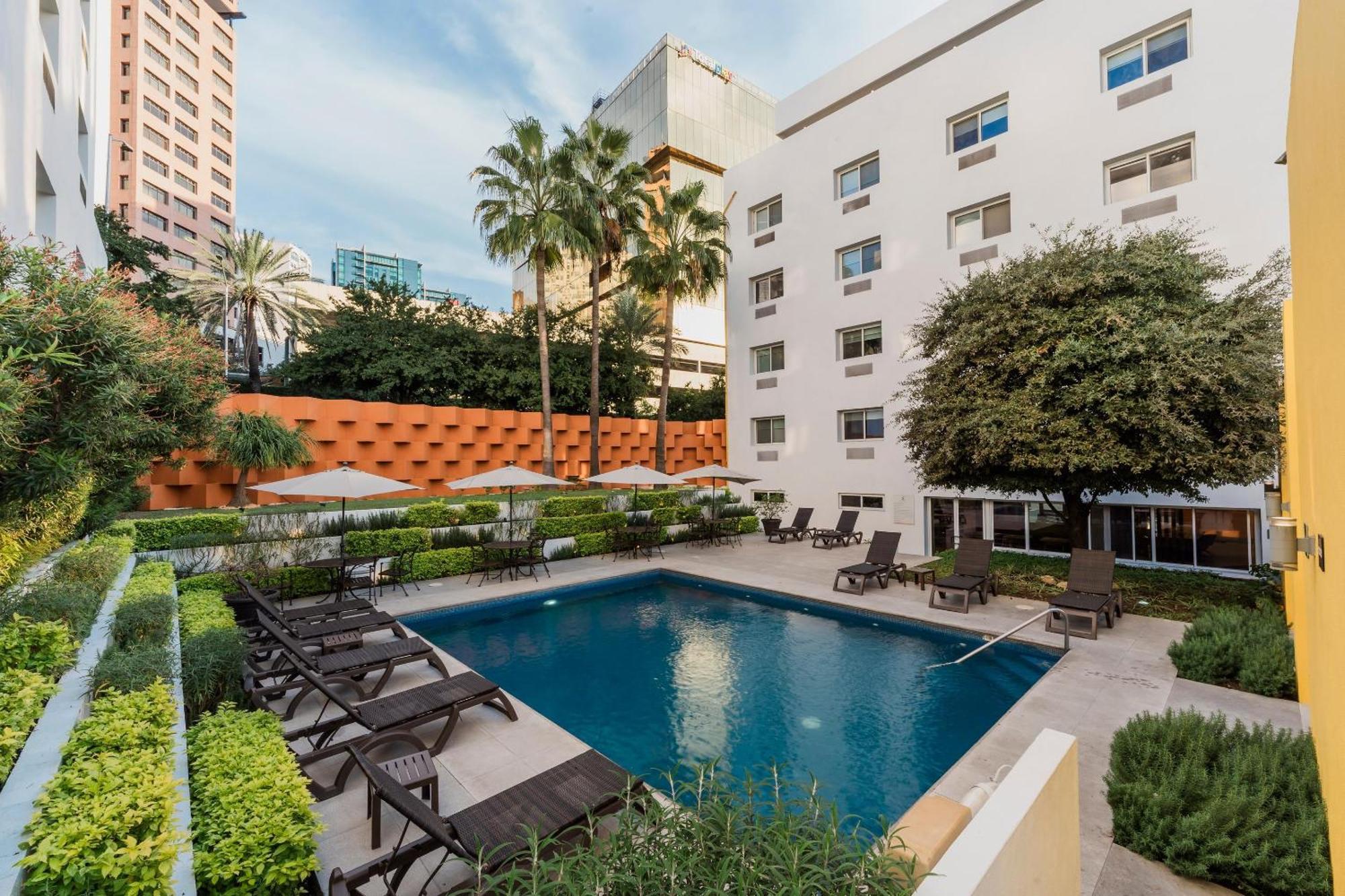 Comfort Monterrey Valle 4*